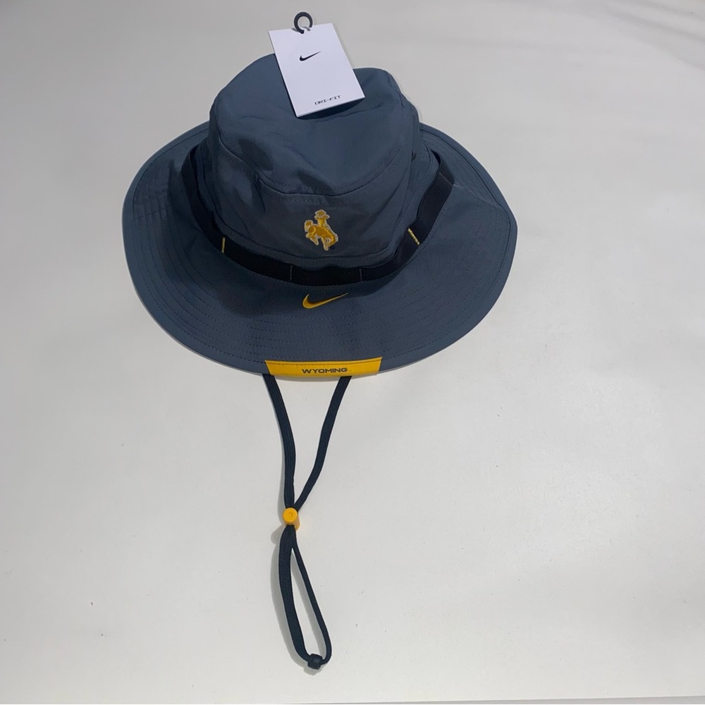 Men's Nike Gray Wyoming Cowboys 2021 Sideline Performance Bucket Hat Sz M/L